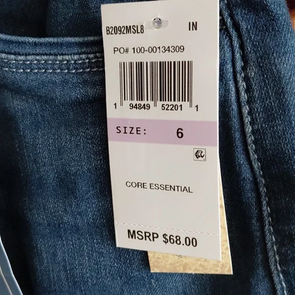 Democracy Denim Shorts - Picture 2 of 5